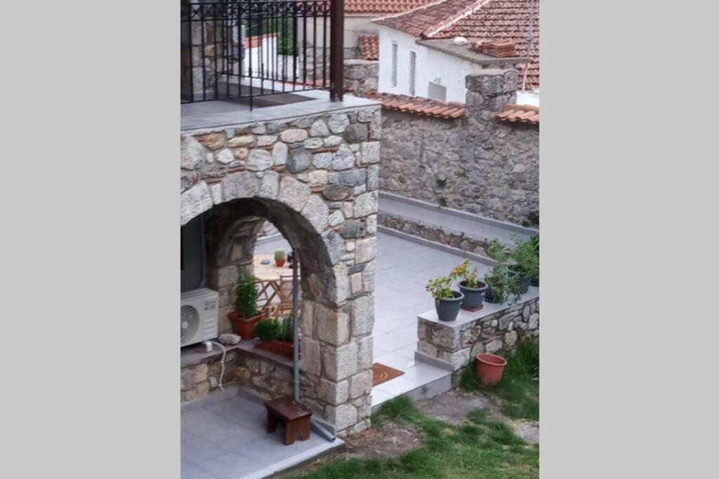 Ανεξαρτητο Studio Στο Ομορφο Καστορειο Kastorion Exterior photo